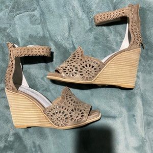 Jeffrey Campbell laser cut wedge sandal, 8.5